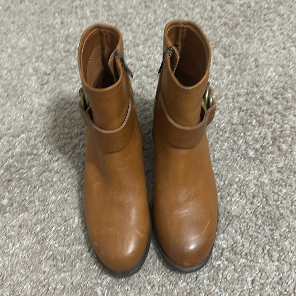 FRYE - Picture 2 of 10